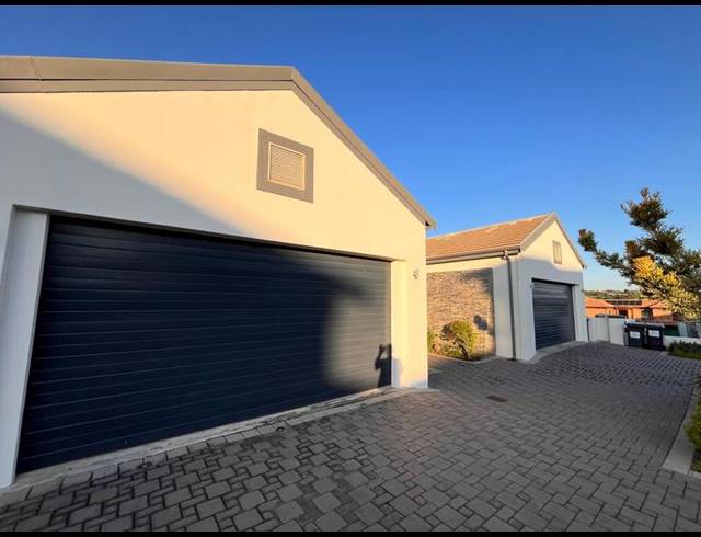 4 BEDROOM HOUSE FOR SALE IN BLUE VALLEY GOLF ESTATE